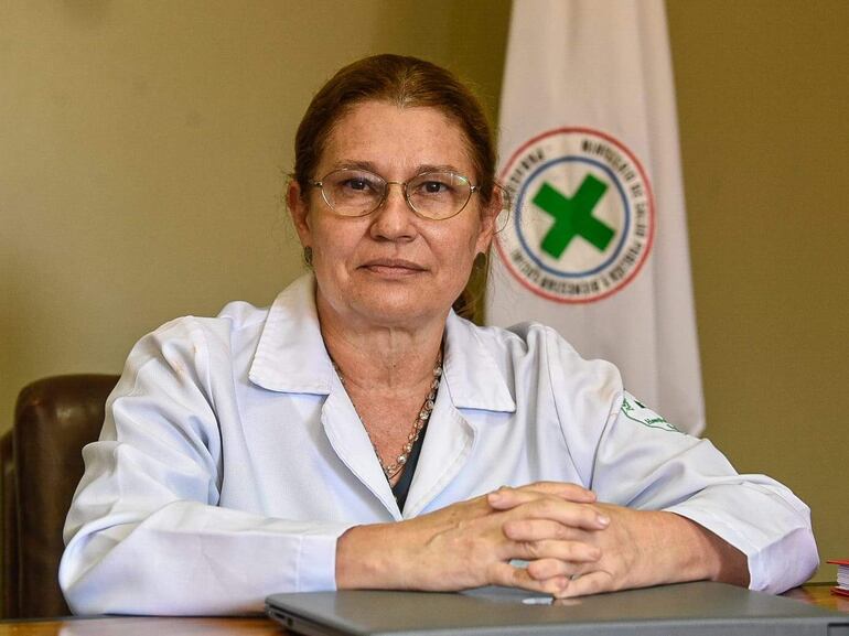 Dra. Estella Torres, directora general del Hospital Nacional de Itauguá. 