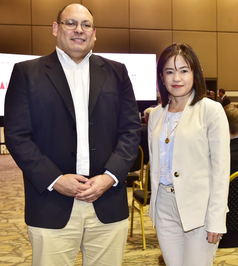 Diego Lovera y Patricia Toyotoshi.