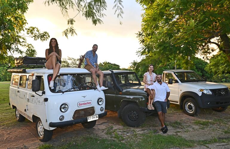 Horacio León y Katia Meyer, sus grandes anfitriones y amigos en Paraguay.