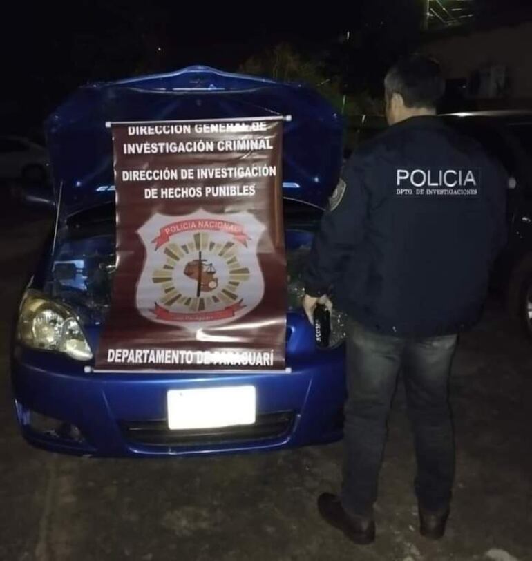 Este automóvil Toyota que habría sido utilizado para los hurtos domiciliarios, fue incautado en la vía pública de Piribebuy, en setiembre pasado.