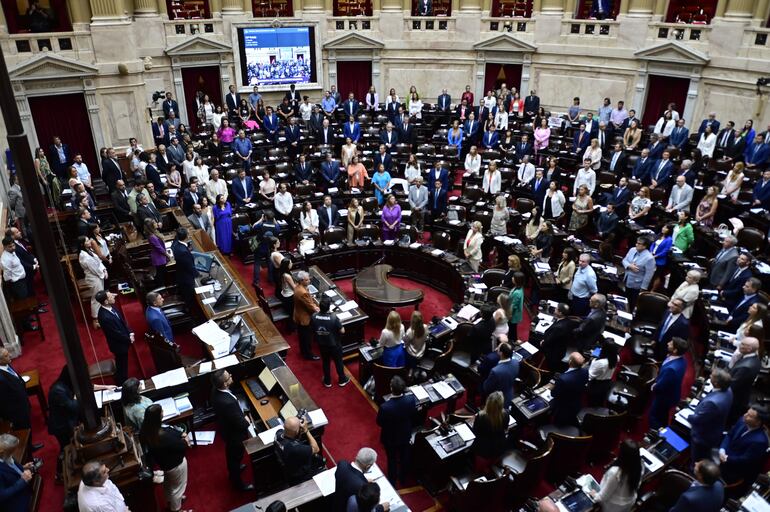 Sesión de debate en la Cámara de Diputados de Argentina, hoy, en Buenos Aires (Argentina). El presidente de Argentina, Javier Milei, afrontael desafío de un debate parlamentario clave para el futuro de su plan de profundas reformas económicas en el país suramericano. EFE/ Matias Martin Campaya
