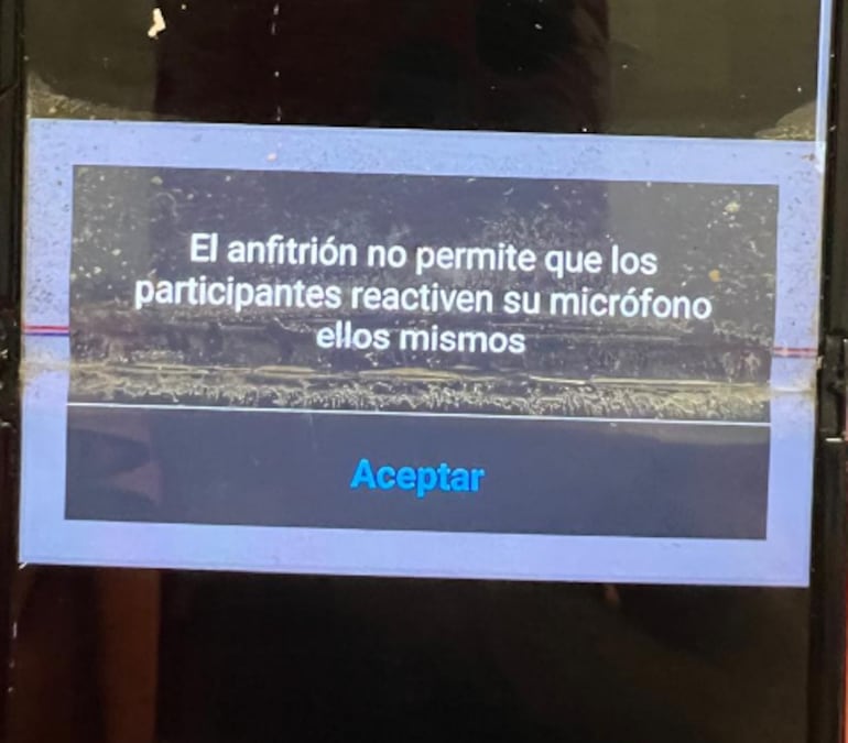 Denuncian que el moderador de la sesión ordinaria de la Junta de Gobierno de la ANR no permitió la participación de la disidencia.