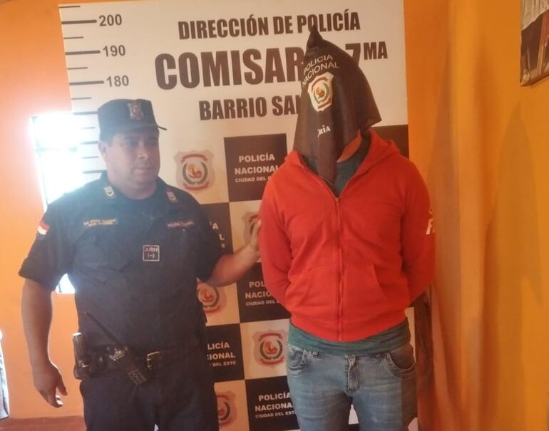 El sujeto fue aprehendido por la policía y quedó a disposición del Ministerio Público.