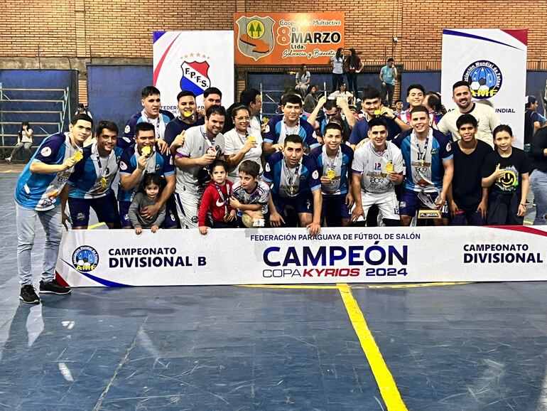 El team de Los Amigos, en finalísima, se adjudicó el cetro en la Divisional “B” y festejó el ascenso.