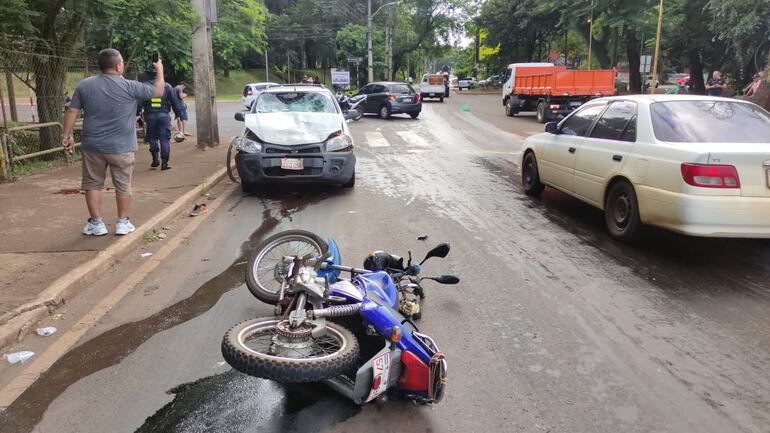 El accidente con derivación fatal ocurrió sobre la avenida Concejal Romero.