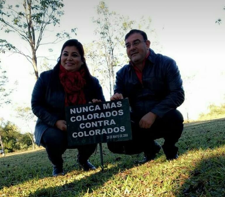 Carmen Benítez y su esposo, el diputado Tomás Rivas, procesado y blanqueado por usar fondos públicos para pagar a "caseros de oro". 