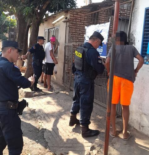 La Policía Nacional realiza una serie de procedimientos de control de manera preventiva en las “zonas rojas”