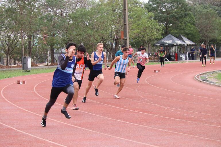 Más de 300 inscriptos serán parte del primer campeonato de atletismo colegial en la SND.