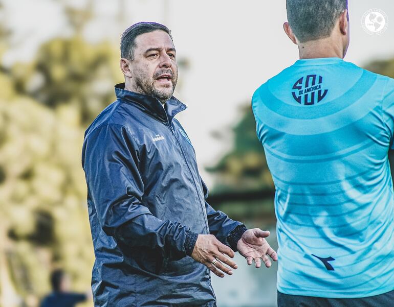 Troadio Daniel Duarte Barreto (47 años), entrenador de Sol de América.