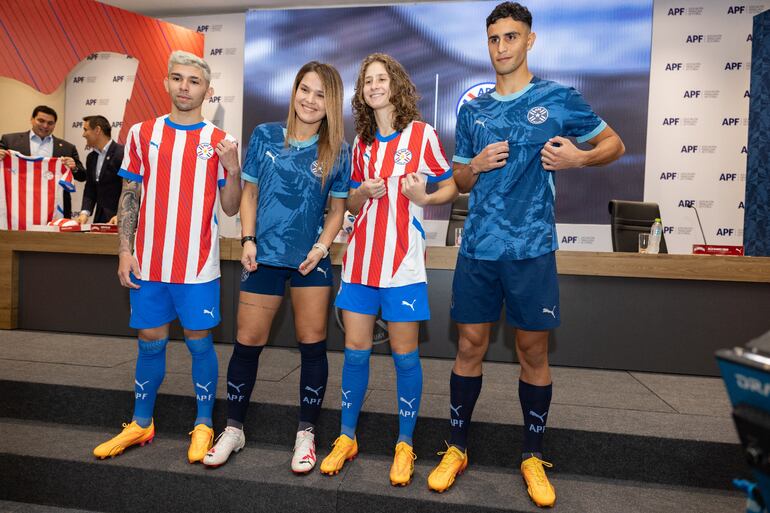 Puma presentó el nuevo kit albirrojo, en la jornada de este lunes 27 de mayo.