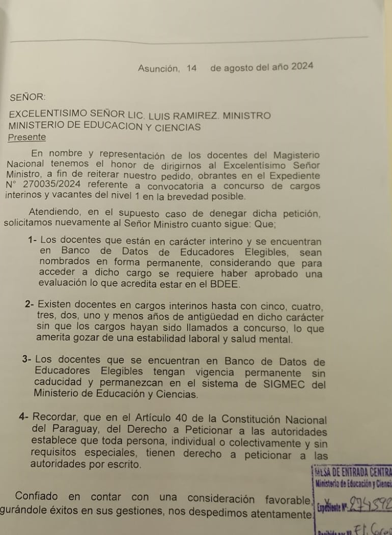 Una de las notas de los docentes interinos remitidas al ministro de Educación, Luis Ramírez, hace casi un mes, sin respuestas, según denuncian.