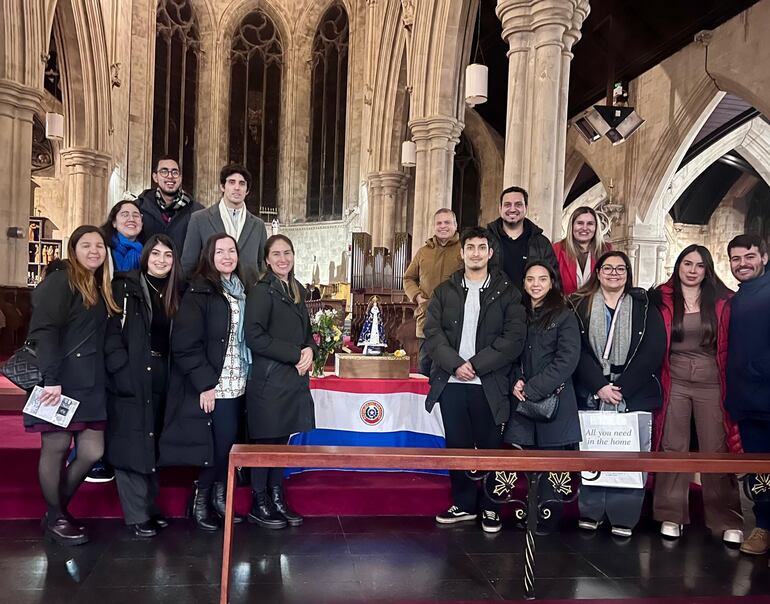 La celebración de la comunidad paraguaya a la Virgen de Caacupé se centró en la ciudad de Dublín, capital de Irlanda.