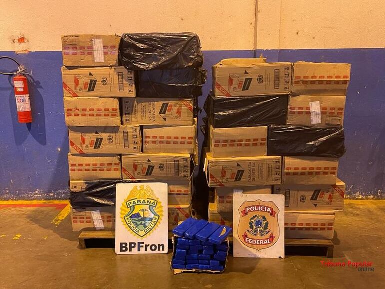 Los paquetes  de mariguana y cajas de cigarrillo de Tabesa incautados en Brasil.