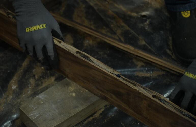 Madera tipo parquet, en pleno proceso de revisión en la sede de la SENAD.