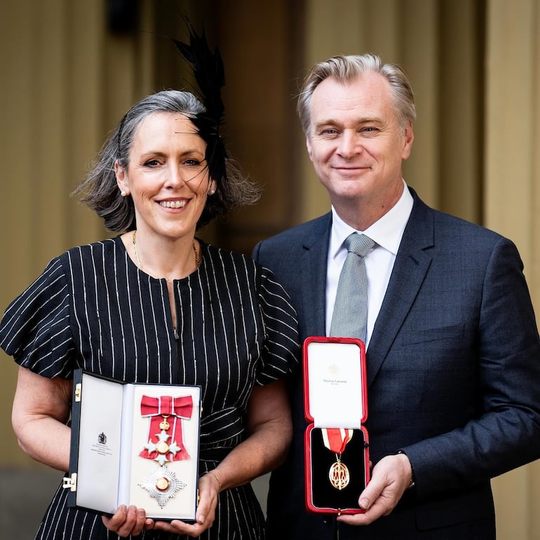 ¡Felices! Sir Christopher Nolan y Dame Emma Thomas.