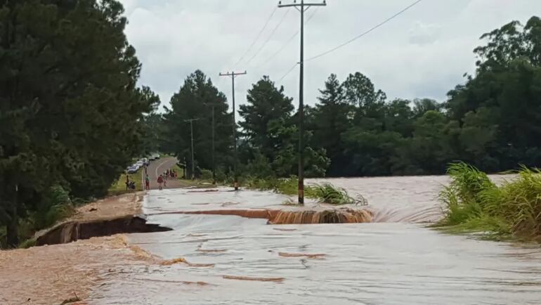 El nueve de abril del 2017 el arroyo Poromocó desbordó por causa de intensas lluvias y arrasó con un dique de una usina en desuso, llevándose parte del asfalto.