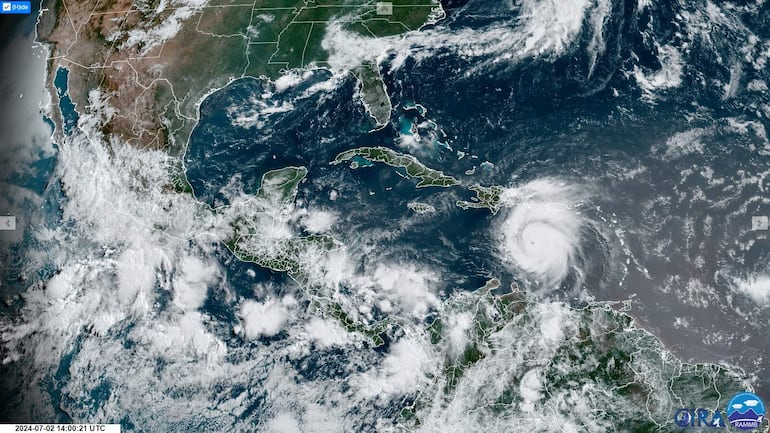 Captura de una imagen satelital de la Subdivisión de Meteorología Regional y de Mesoescala (RAMMB) y del Instituto Cooperativo para la Investigación Atmosférica (CIRA) de la Universidad Estatal de Colorado (CSU) donde se muestra una vista del ojo del huracán Beryl durante su paso por el Caribe.