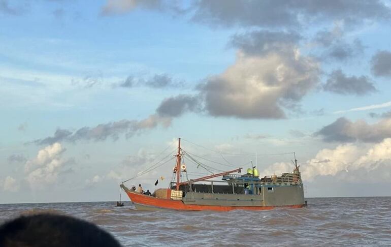 barco contrabando cigarrillos Brasil Paraguay