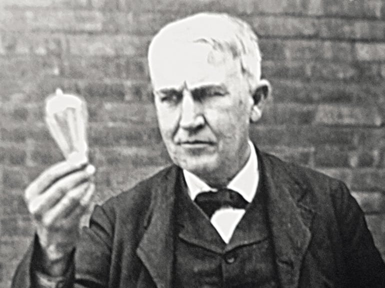 Thomas Alva Edison inventor del fonógrafo.