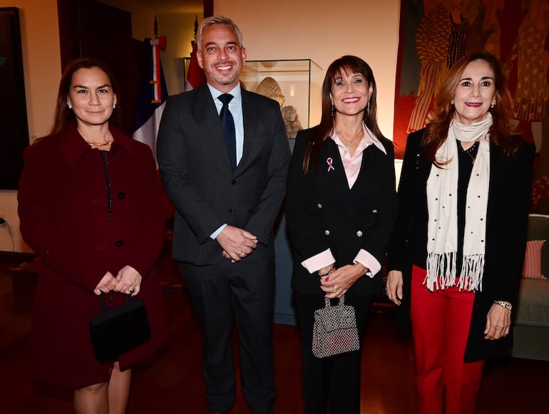 Kathleen Olsen, Manuel Fernandini, Gloria Rojas y Blanca Cabrera.