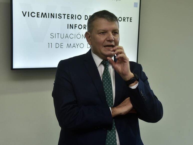 El viceministro de Transporte, Óscar Stark, presentó esta mañana su informe de gestión.