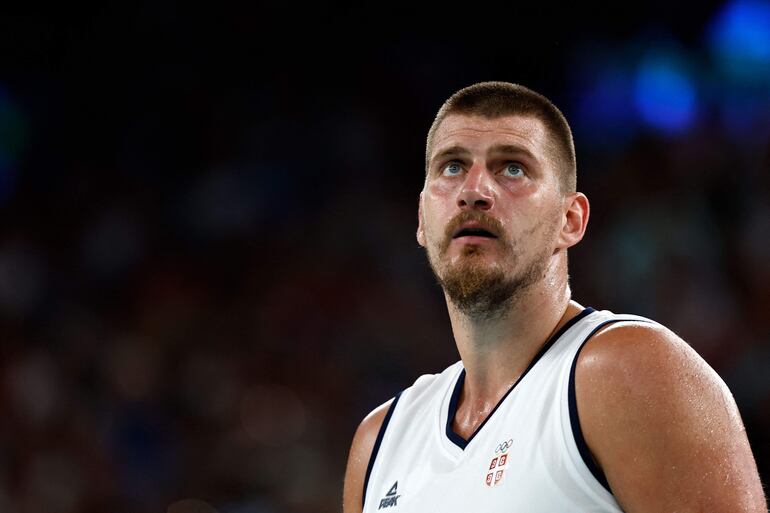 Nikola Jokic, figura en Serbia para avanzar a las semifinales.