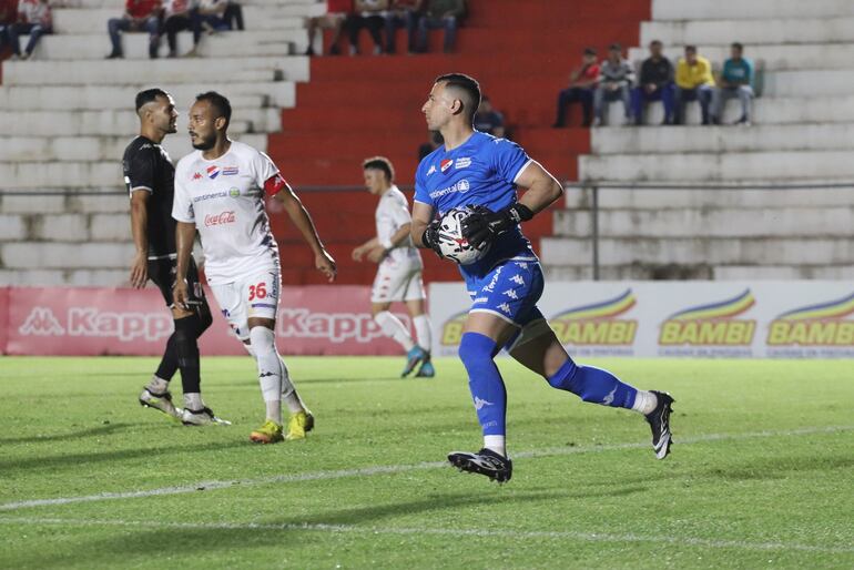 General y Nacional igualaron sin goles en el Ka'arendy