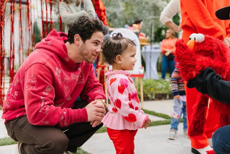 ¡Tierna postal! Nick Jonas y Malti Marie.