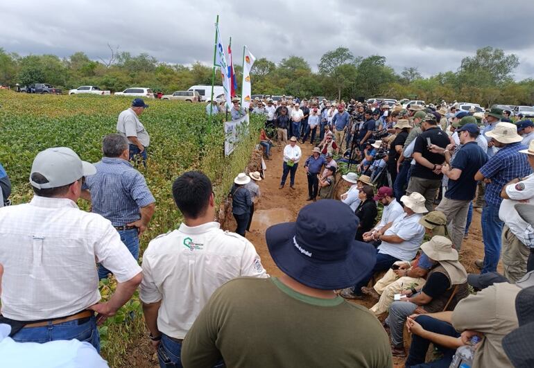 El Ing. Agr. Ken Moriya habló de la importancia de seguir buscando darle estructura al suelo chaqueño.