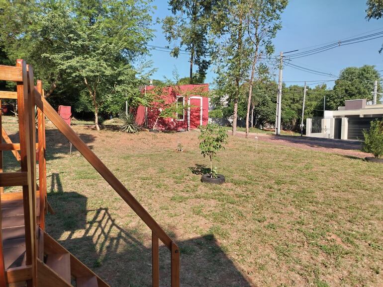 Plaza lambareña que sería afectada por la construcción de una sede judicial.