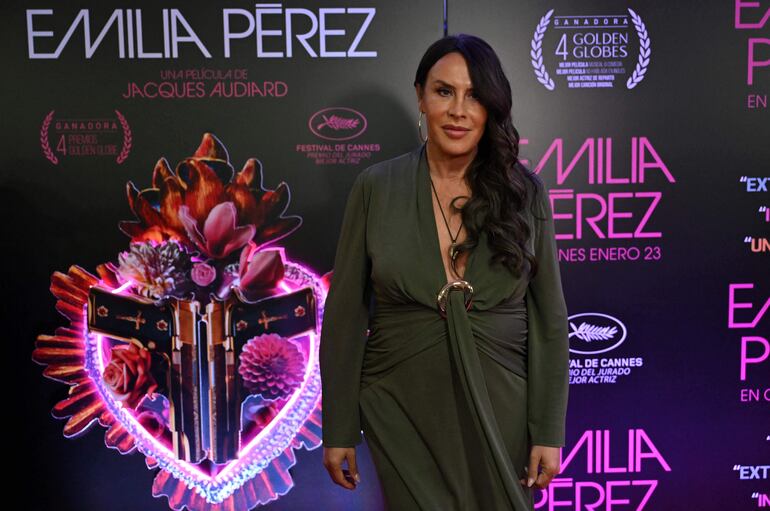 La actriz española Karla Sofía Gascón en la presentación de la película 'Emilia Pérez' en Bogotá.