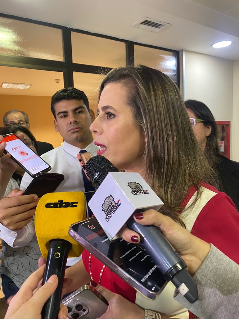 La senadora Kattya González recordó que este es un plan del cartismo.