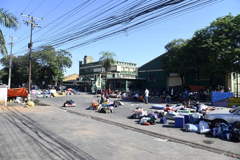 Indígenas cerraron la avenida Artigas por quinto día consecutivo.