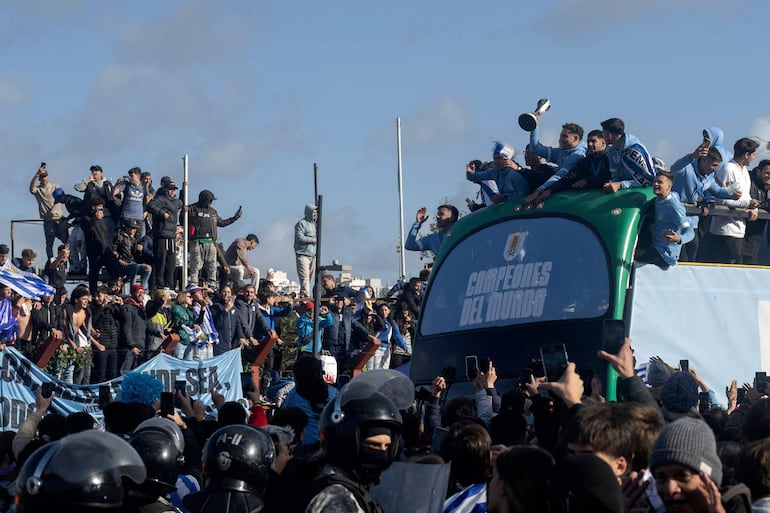 La llegada de los campeones del mundo Sub 20 a Montevideo.