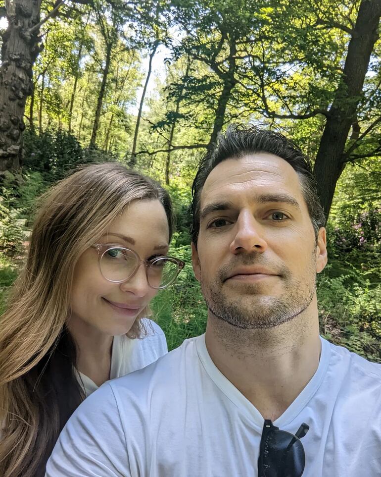 Henry Cavill y Natalie Viscuso aguardan felices a su primogénito. (Instagram/Henry Cavill)