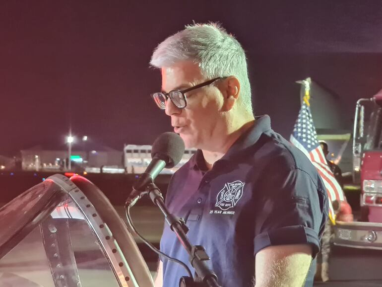 El embajador de los Estados Unidos, Marc Ostfield recordó sus tiempos de bombero voluntario durante su discurso en la Primera Brigada Aérea de la Fuerza Aérea Paraguaya.