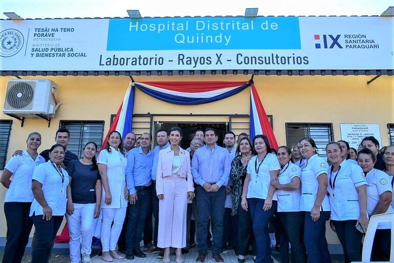 Autoridades sanitarias, políticas y funcionarios de la salud participaron del acto de inauguración de obras en el Hospital Distrital de Quiindy.