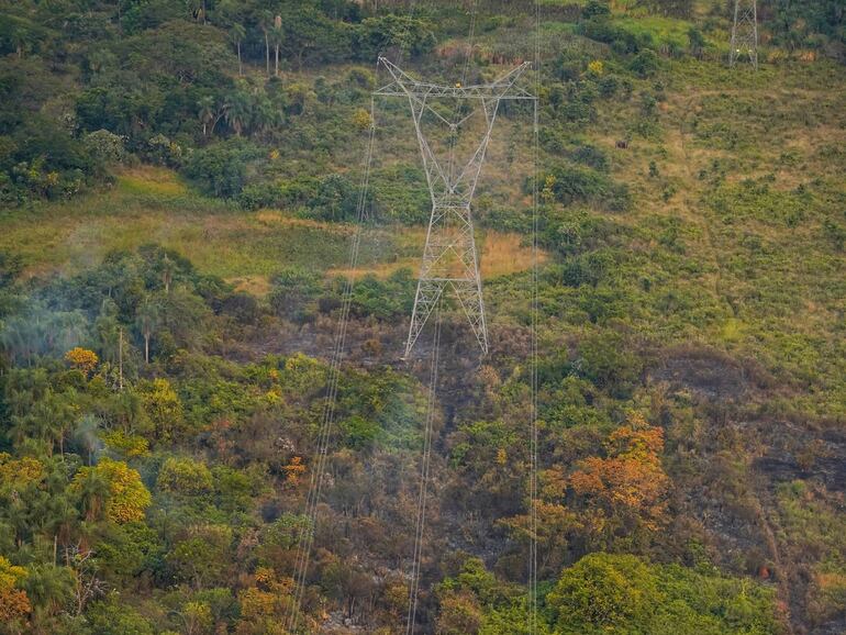 ANDE incendio bajo línea de transmisión de 500 kV 15-03-2024