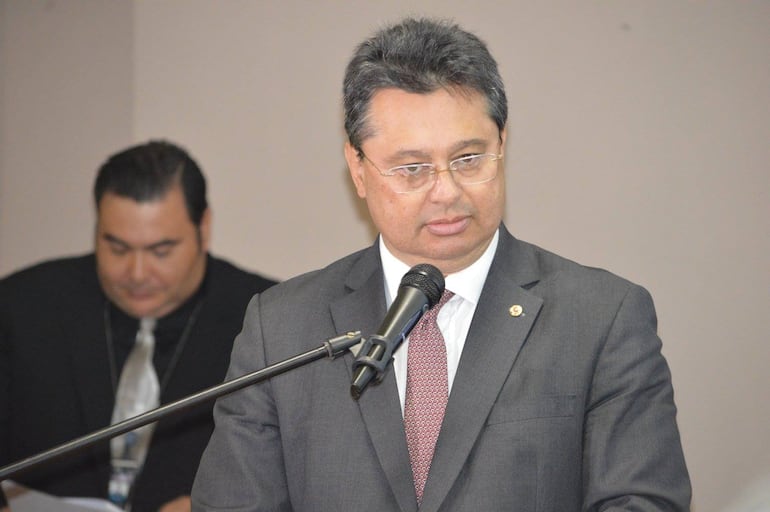 Imagen de archivo: el senador Gustavo Leite habló de "boludeces" que habría pedido el presidente Santiago Peña en el marco del control a las ONG.