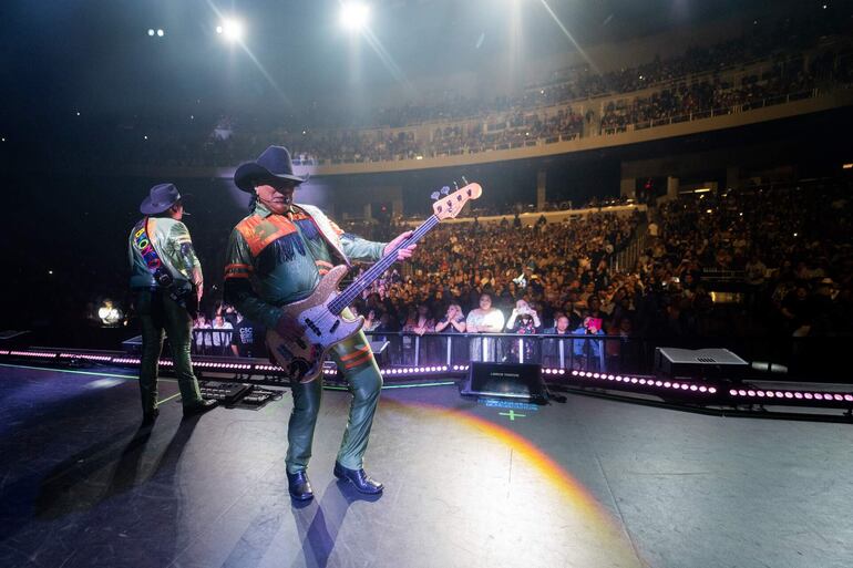 A lo largo de sus 45 años, Bronco ha llenado estadios y teatros.