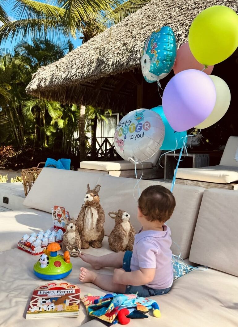 Una tierna imagen de Marquito Muñiz Ferreira captada por su mami el Domingo de Pascuas. (Captura de la historia de Instagram de Nadia Ferreira)