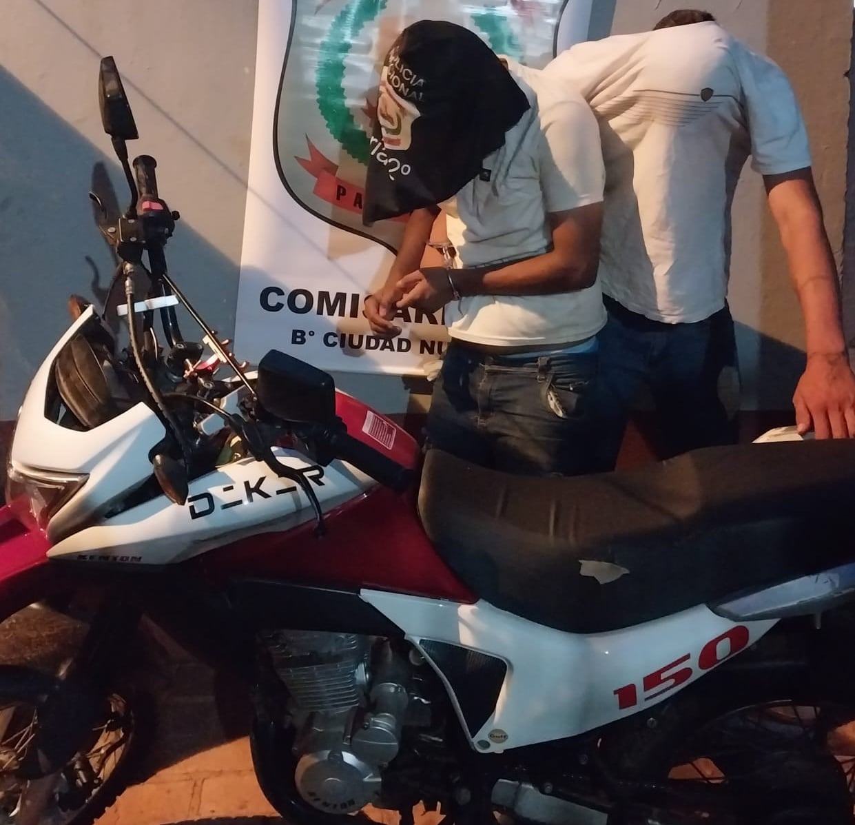 Hurtaron una moto con GPS y fueron capturados tras persecución