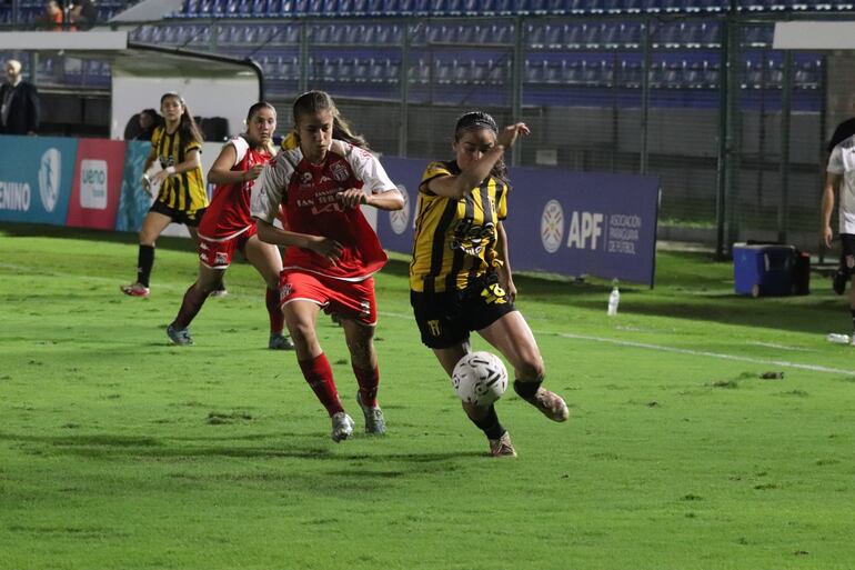 Guaraní triunfó ante General en la primera jornada / Gentileza @APFfutbolFEM