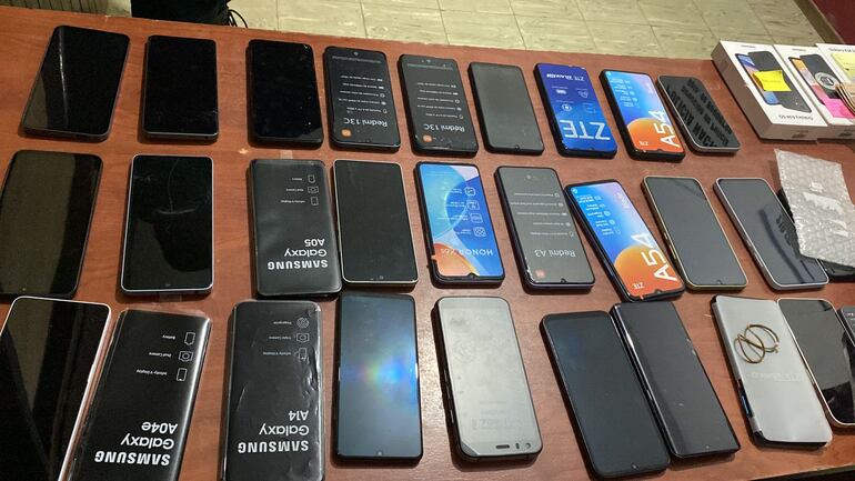 Todos los celulares fueron recuperados. Los mismos totalizaron 29 aparatos que son nuevos.