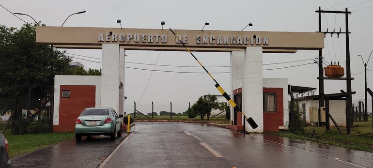 Así como está, el Aeropuerto Internacional Teniente Amín Ayub de Encarnación no tiene capacidad para albergar vuelos internacionales.