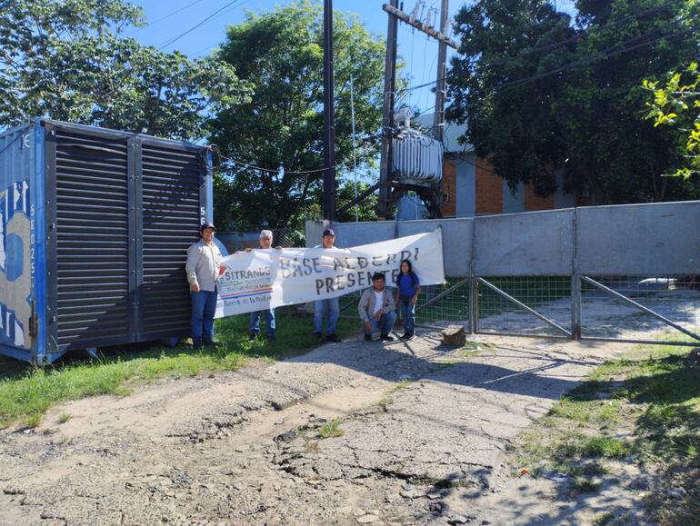 Medida de protesta de funcionarios de ANDE en Alberdi, Ñeembucú.