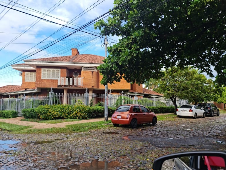 Calles de la zona denominada Villa Morra son empedradas y residenciales. Los vecinos no quieren estacionamiento tarifado en esas calles.