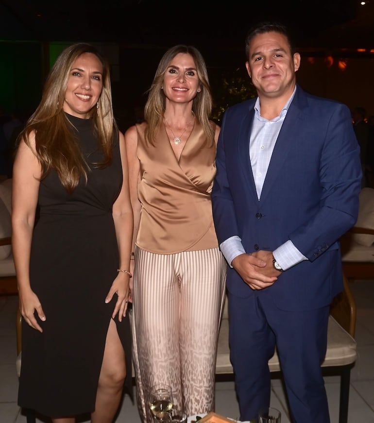 Ana Laura Godín, Silvia y José Cárdenas.