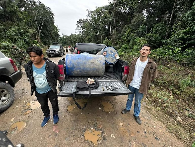 Alcides Cantero Ramírez (d), detenido en Bolivia, sería hermano del diputado Benjamín Cantero.