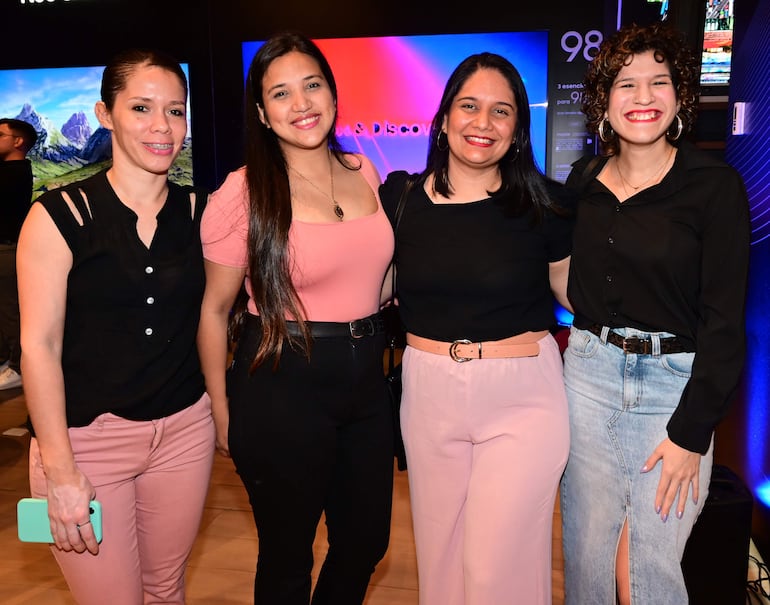 Marian Ayala, Patrocinia Morínigo, Liz López y Guadalupe García. 